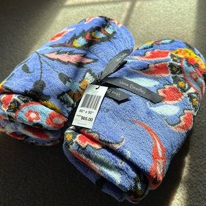 Vera Bradley Plush Fleece Throw Blanket in Mural Garden 80”x50”